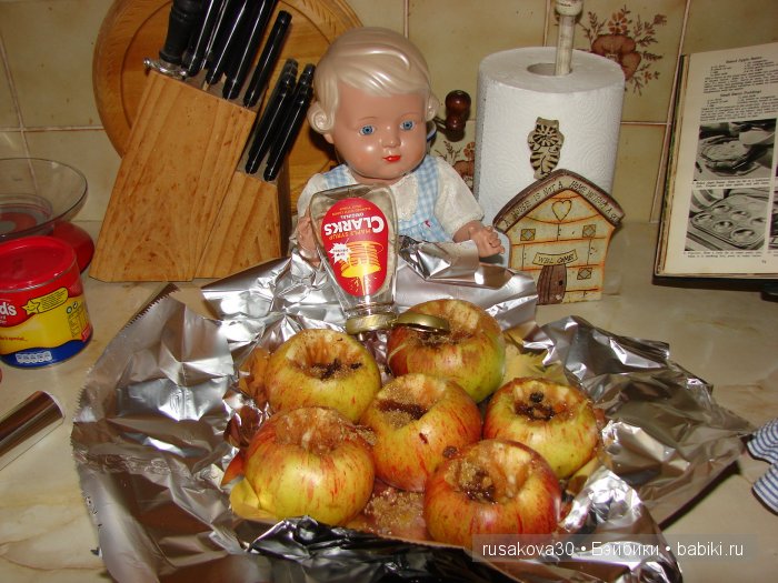 Как Съюзи и Синтия яблочки запекали, а Эльза им помогала