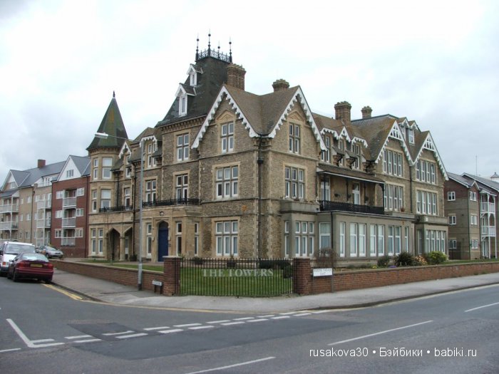 Кла́ктон-он-Си́ курортный городок около моря (фото 7)