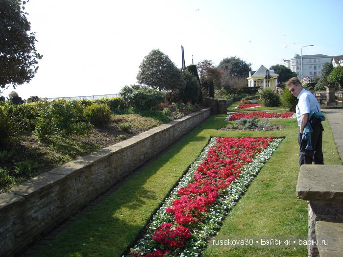 Кла́ктон-он-Си́ курортный городок около моря