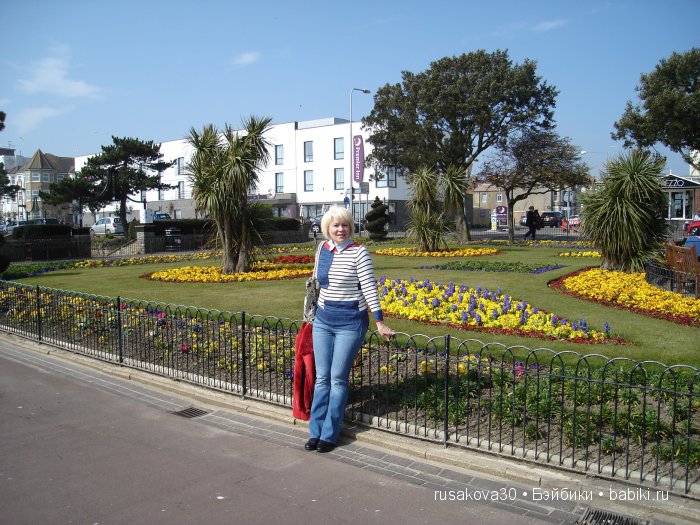 Кла́ктон-он-Си́ курортный городок около моря