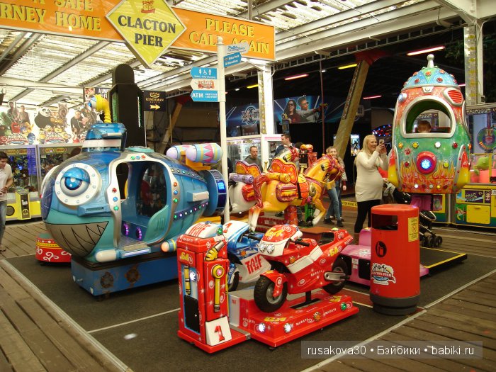 Кла́ктон-он-Си́ курортный городок около моря