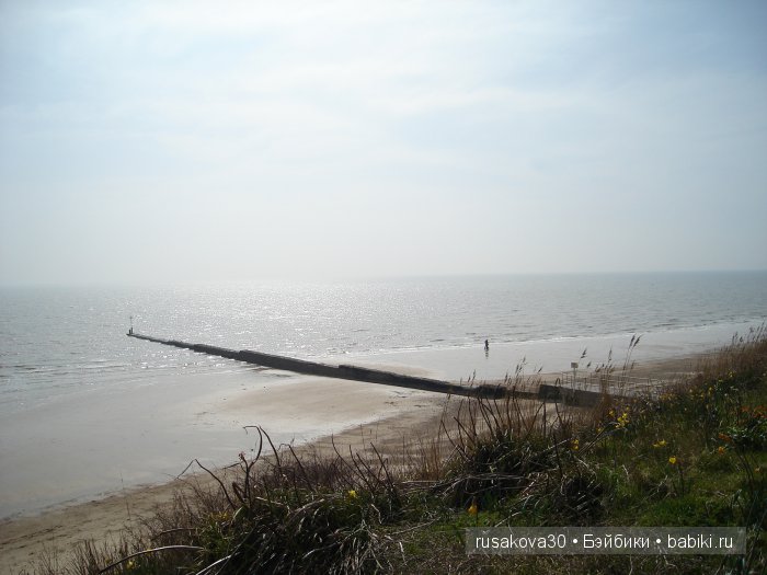 Кла́ктон-он-Си́ курортный городок около моря