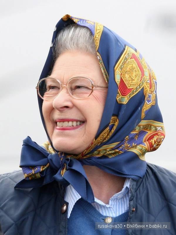 Елизавета II: любительница шляпок и королева без паспорта