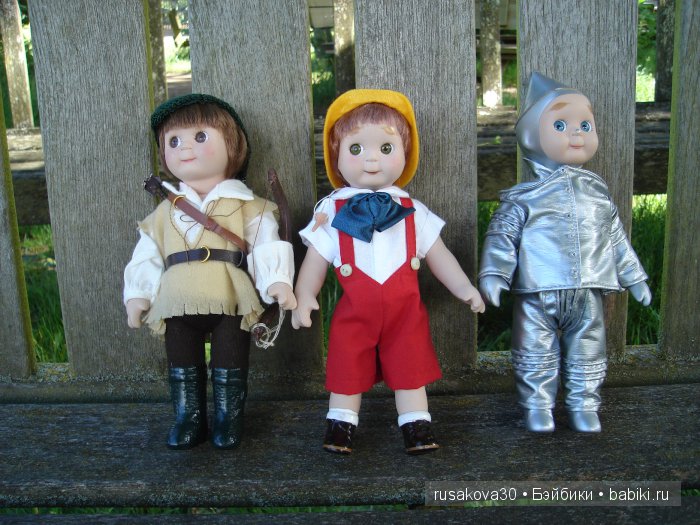 На каждом шагу констебли.....или куклы гуглики путешествуют