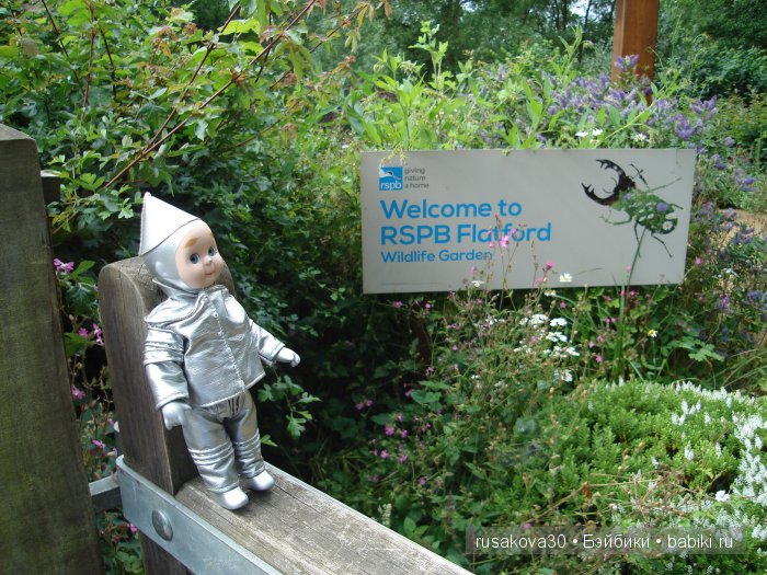 На каждом шагу констебли.....или куклы гуглики путешествуют