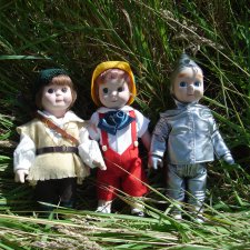 На каждом шагу констебли.....или куклы гуглики путешествуют .