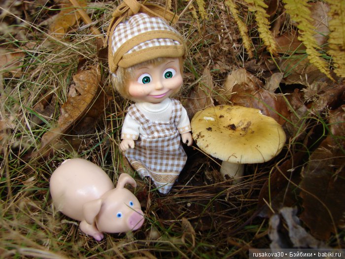 Одну Машку беру,на вторую смотрю,третью замечаю,а четвертая мерещется