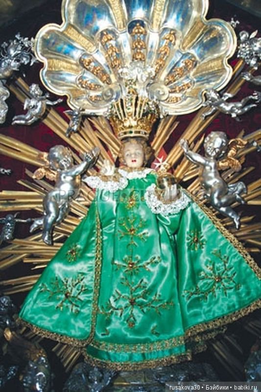 Под небом голубым есть город золотой