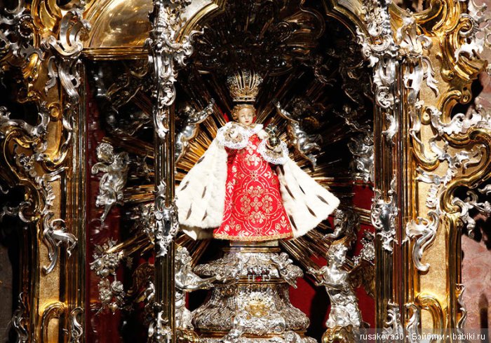 Под небом голубым есть город золотой