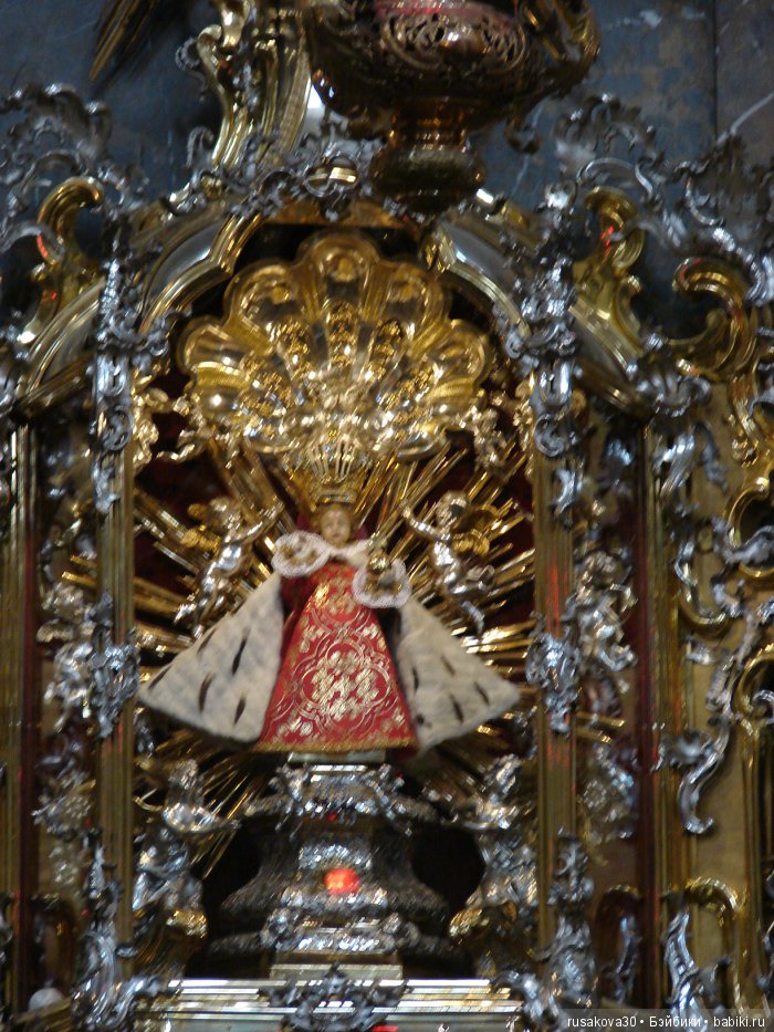 Под небом голубым есть город золотой