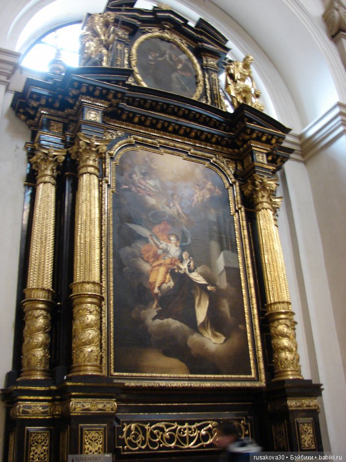 Под небом голубым есть город золотой