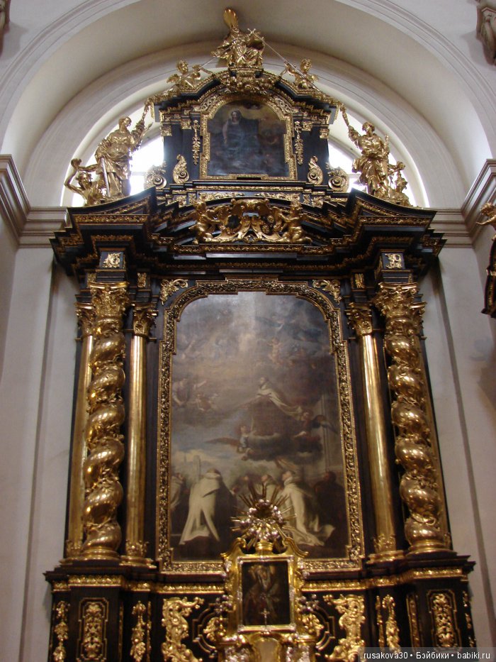 Под небом голубым есть город золотой