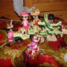 Потому, потому, что мы пилоты, небо наш, небо наш родимый дом !!!