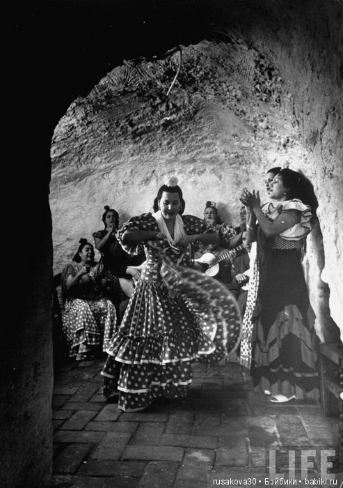 Как помнит коленка, про танец фламенко! Ну что за цыганка была