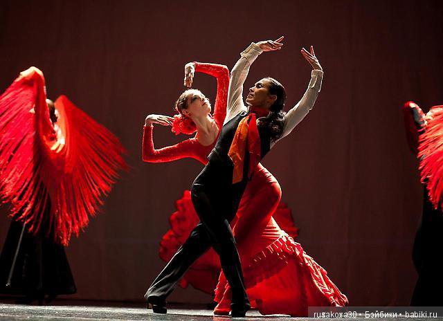 Как помнит коленка, про танец фламенко! Ну что за цыганка была