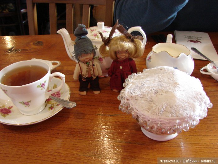 Как маленькие тролли отметили 14 февраля ... труля-ля-ля-ля