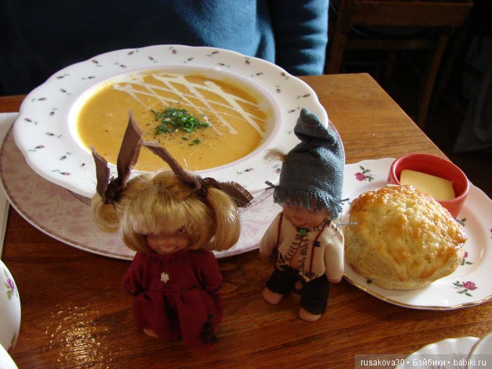 Как маленькие тролли отметили 14 февраля ... труля-ля-ля-ля