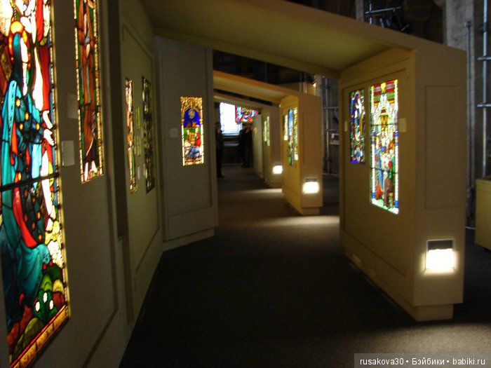Витражи средних веков. Картины в стекле. Выставка витражей в Ely