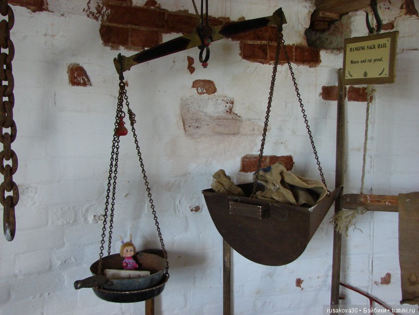 Как Пенни и Машка мельницу осматривали