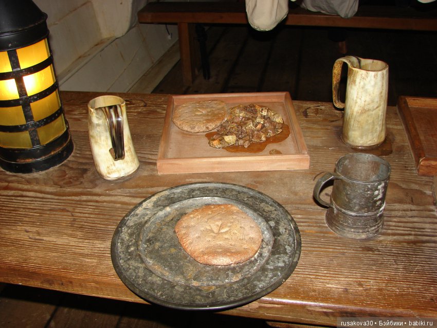 Пятнадцать человек на сундук мертвеца...Йо-хо-хо, и бутылка рому