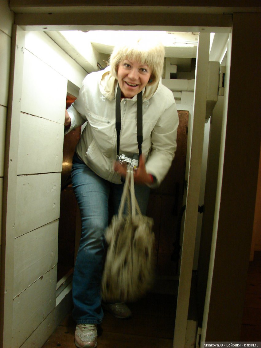 Пятнадцать человек на сундук мертвеца...Йо-хо-хо, и бутылка рому