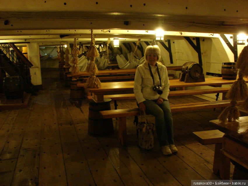 Пятнадцать человек на сундук мертвеца...Йо-хо-хо, и бутылка рому