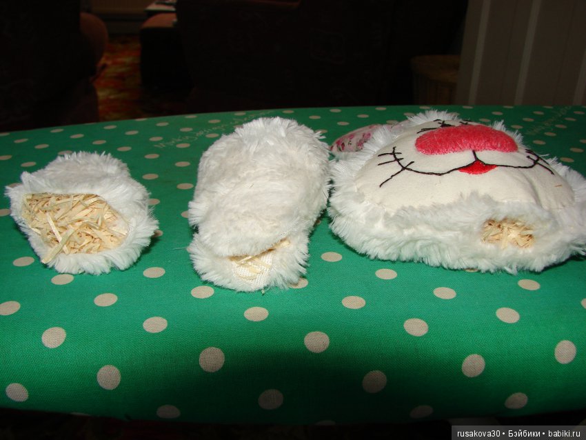 Зайку бросила хозяйка... под дождем остался зайка