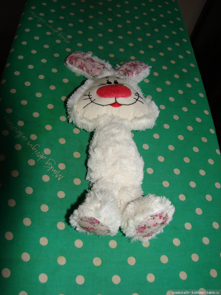 Зайку бросила хозяйка... под дождем остался зайка