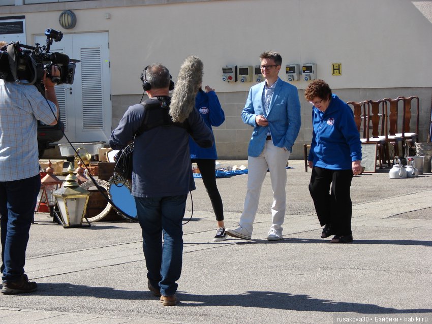 Антикварный базар в маленьком английском городке Нью́маркет ( Newmarket)