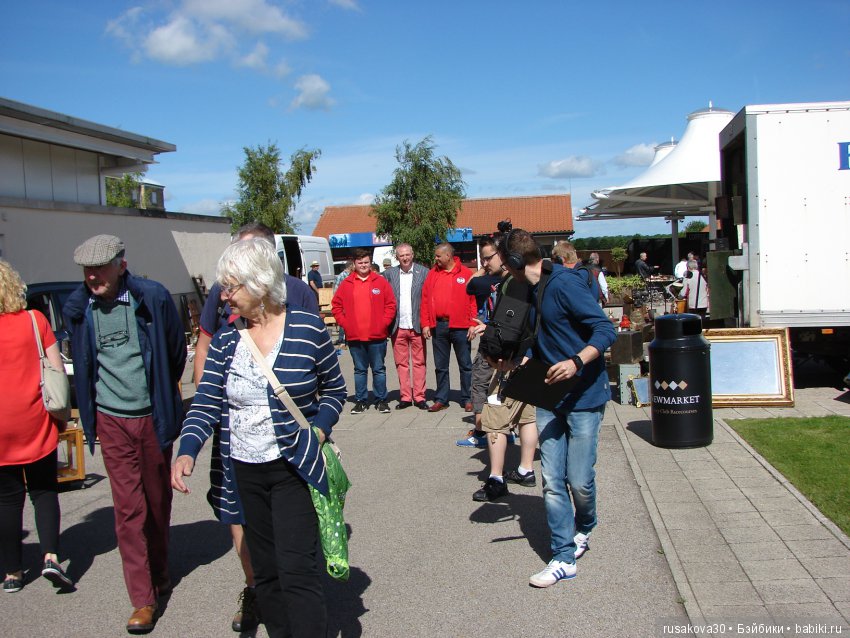 Антикварный базар в маленьком английском городке Нью́маркет ( Newmarket)