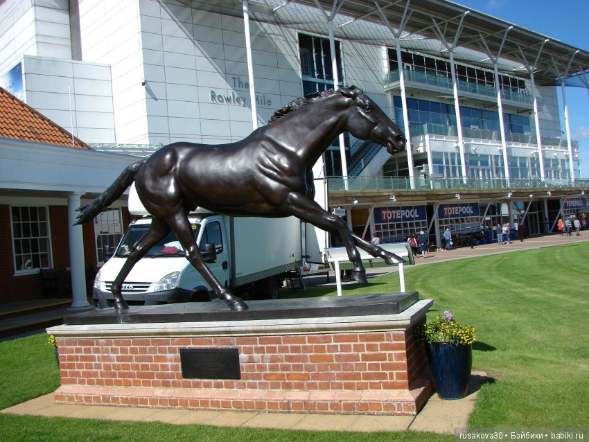 Антикварный базар в маленьком английском городке Нью́маркет ( Newmarket) (фото 8)