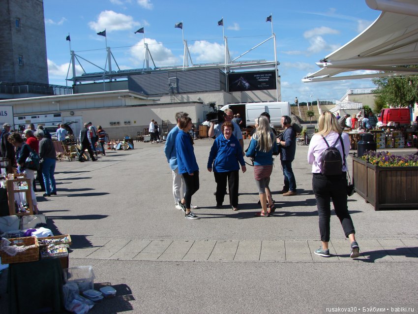 Антикварный базар в маленьком английском городке Нью́маркет ( Newmarket)