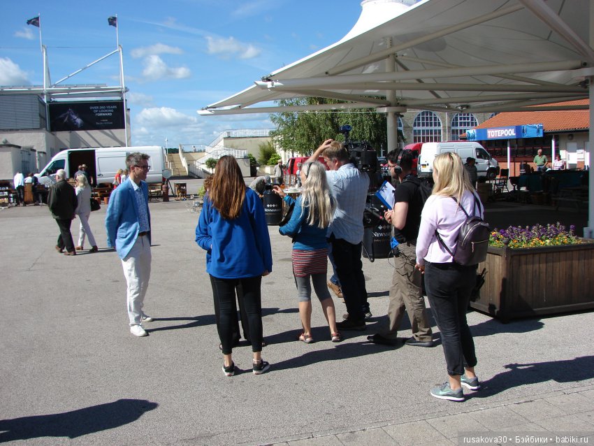 Антикварный базар в маленьком английском городке Нью́маркет ( Newmarket)