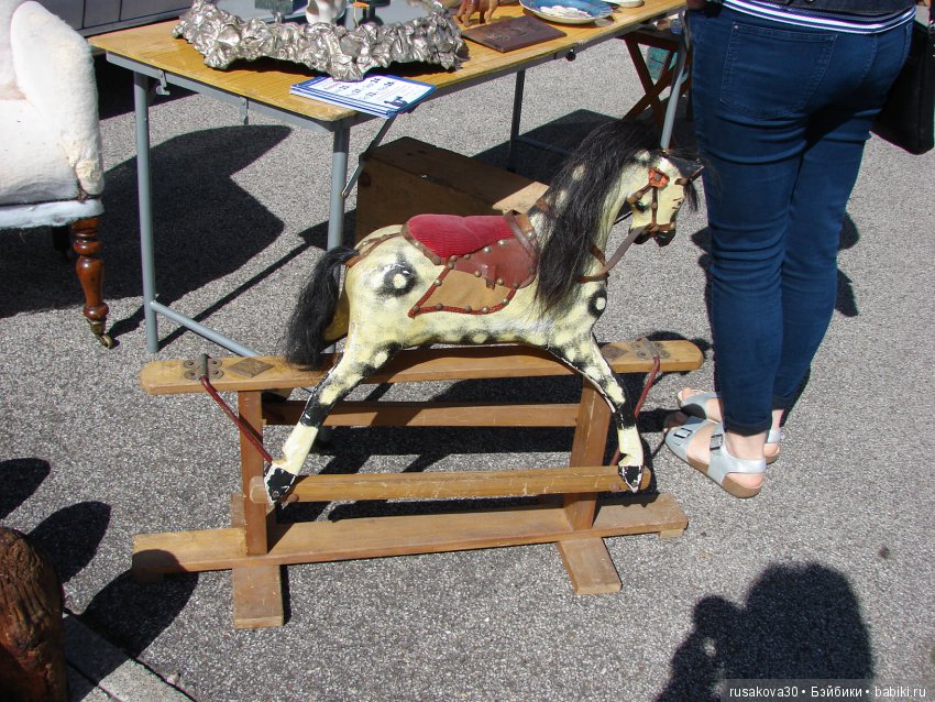 Антикварный базар в маленьком английском городке Нью́маркет ( Newmarket)