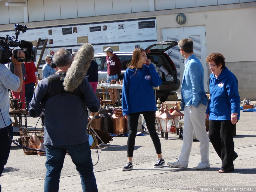 Антикварный базар в маленьком английском городке Нью́маркет ( Newmarket)