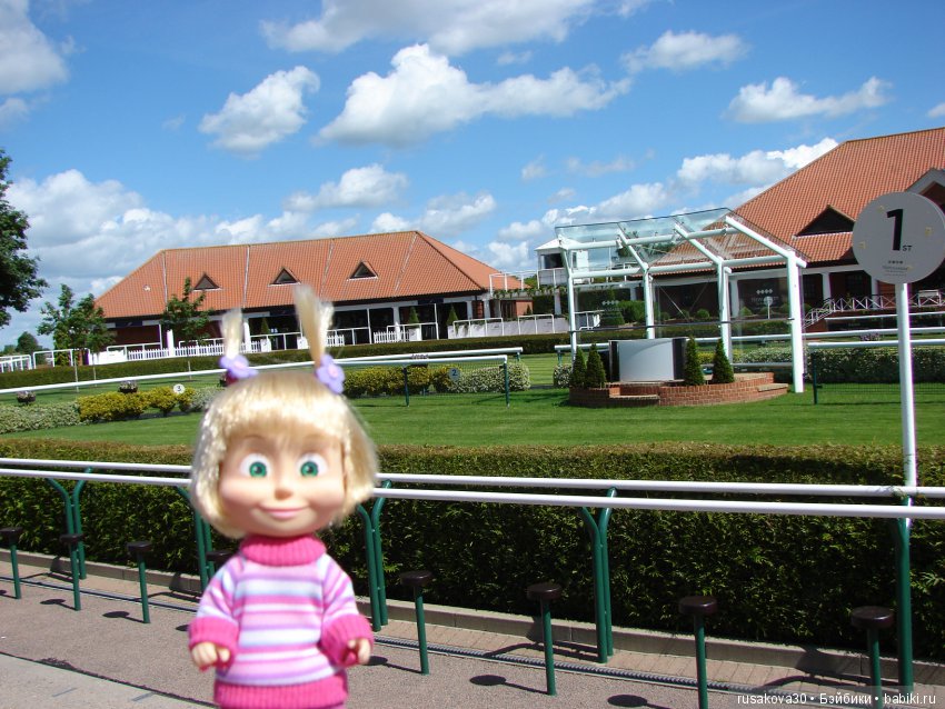 Антикварный базар в маленьком английском городке Нью́маркет ( Newmarket)