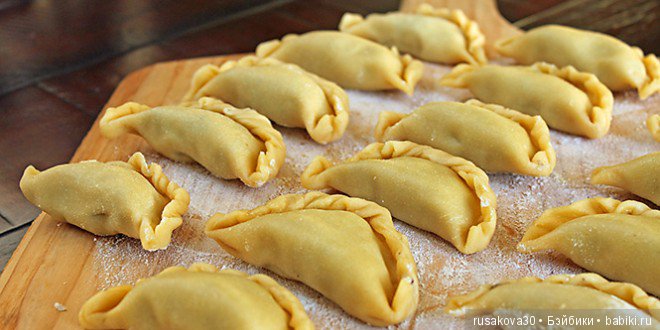 Старый Новый Год — Куклы Маша и Медведь (Simba): Маша в кармашке (фото 9)