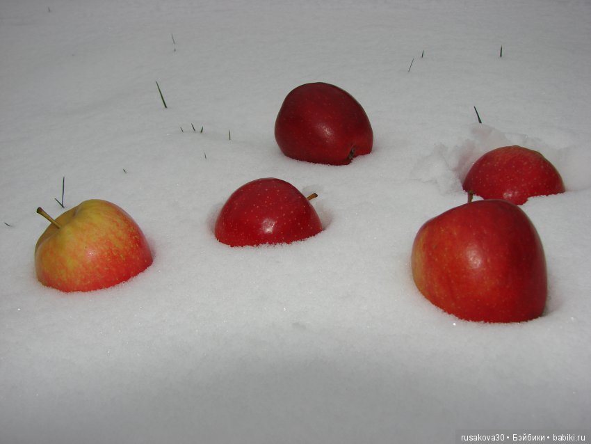 Снежные забавы — Куклы Маша и Медведь (Simba): Маша в кармашке
