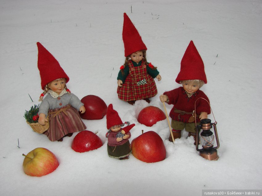 Снежные забавы — Куклы Маша и Медведь (Simba): Маша в кармашке (фото 3)