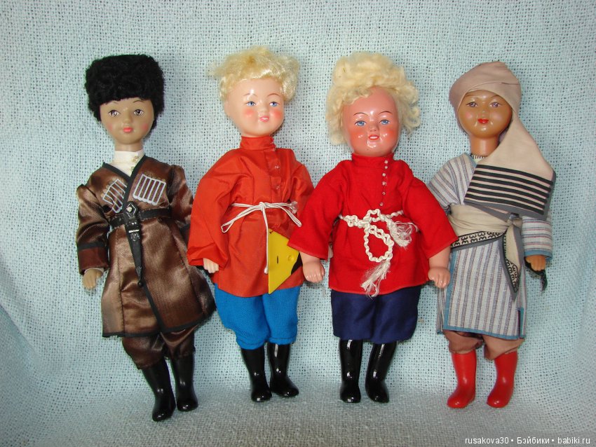 Моя коллекция кукол в национальных нарядах