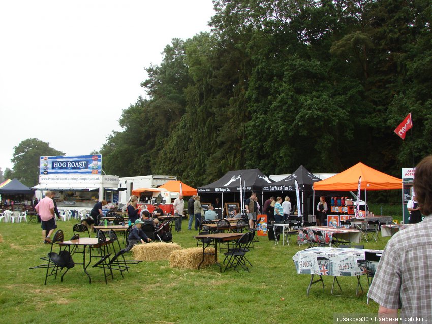 Принцесски на сельской ярмарке