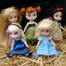 Принцесски на сельской ярмарке