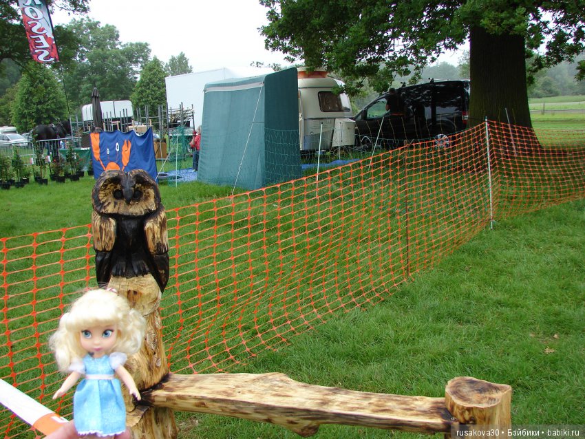 Принцесски на сельской ярмарке