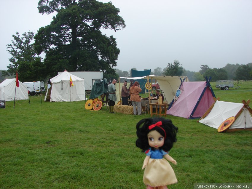 Принцесски на сельской ярмарке