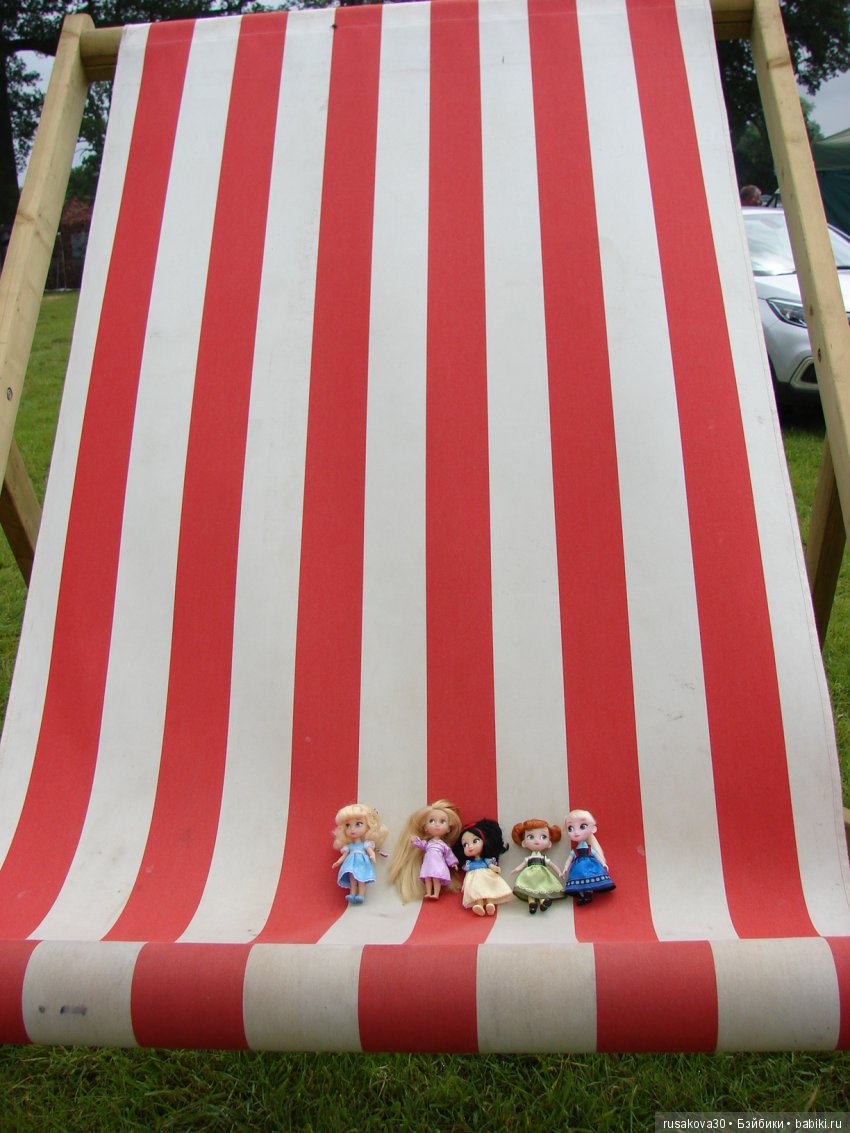 Принцесски на сельской ярмарке