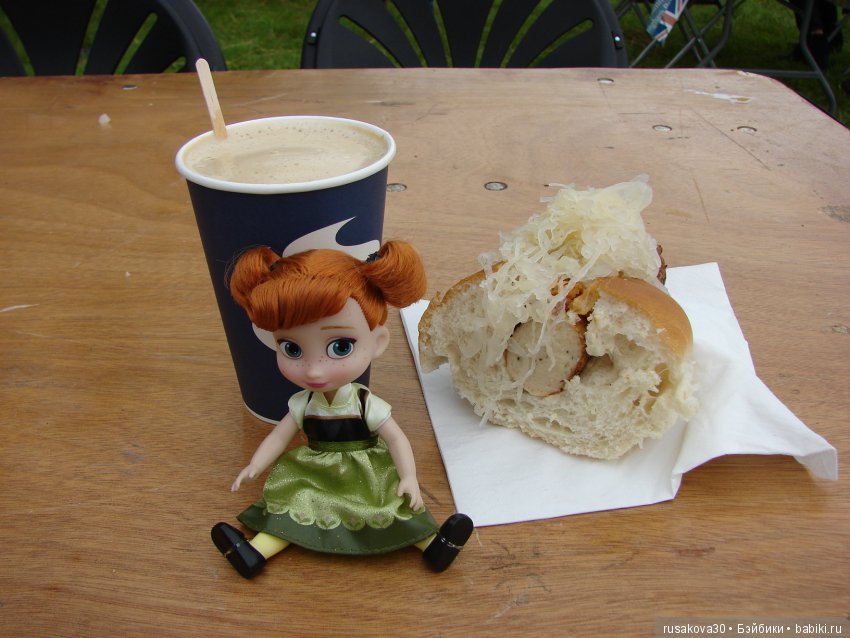 Принцесски на сельской ярмарке