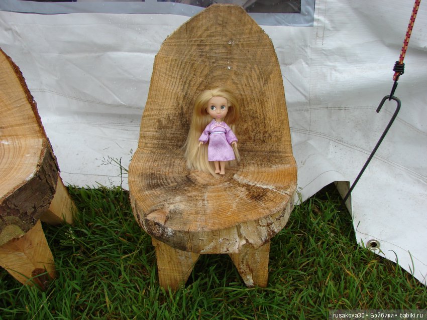 Принцесски на сельской ярмарке