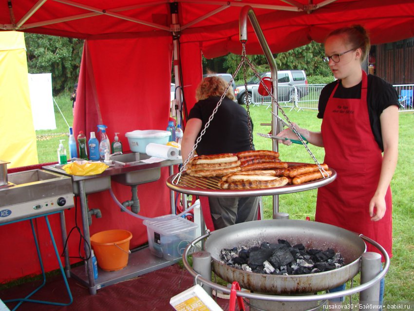 Принцесски на сельской ярмарке