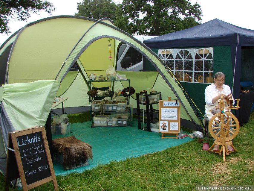 Принцесски на сельской ярмарке