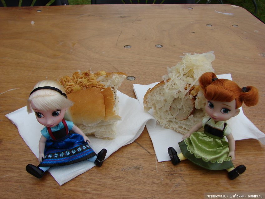 Принцесски на сельской ярмарке